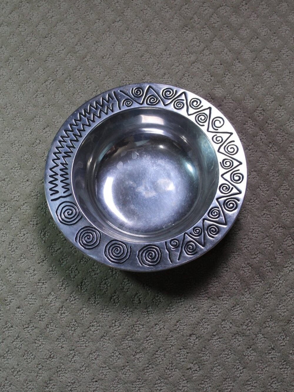 Wilton Armetale Reggae 10.5 " Round Vegetable Serving Bowl Pewter Tribal